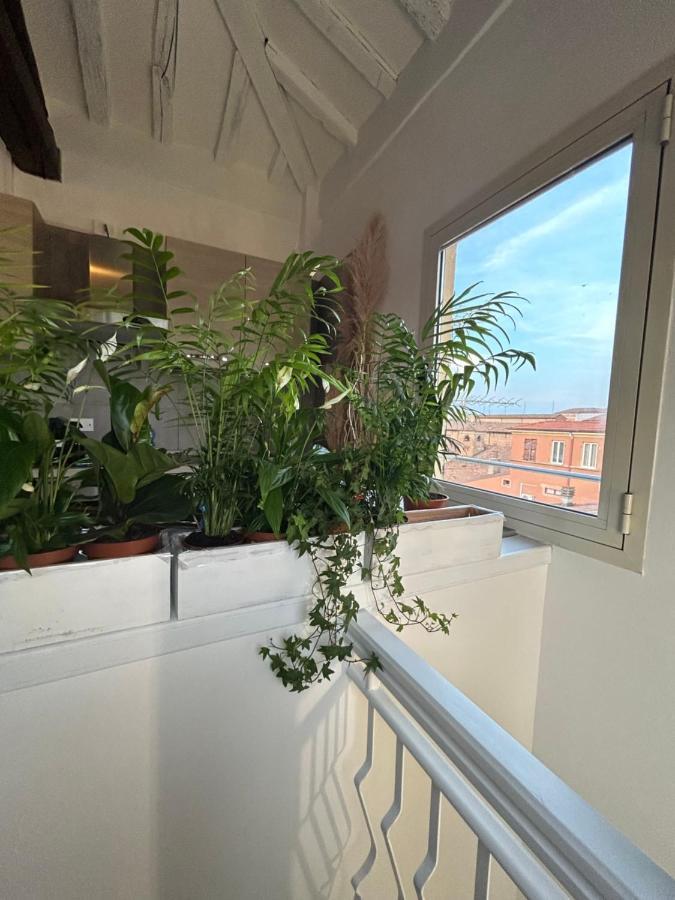 Tower 22 - Centre And Near Train Station Apartment Modena Exterior photo