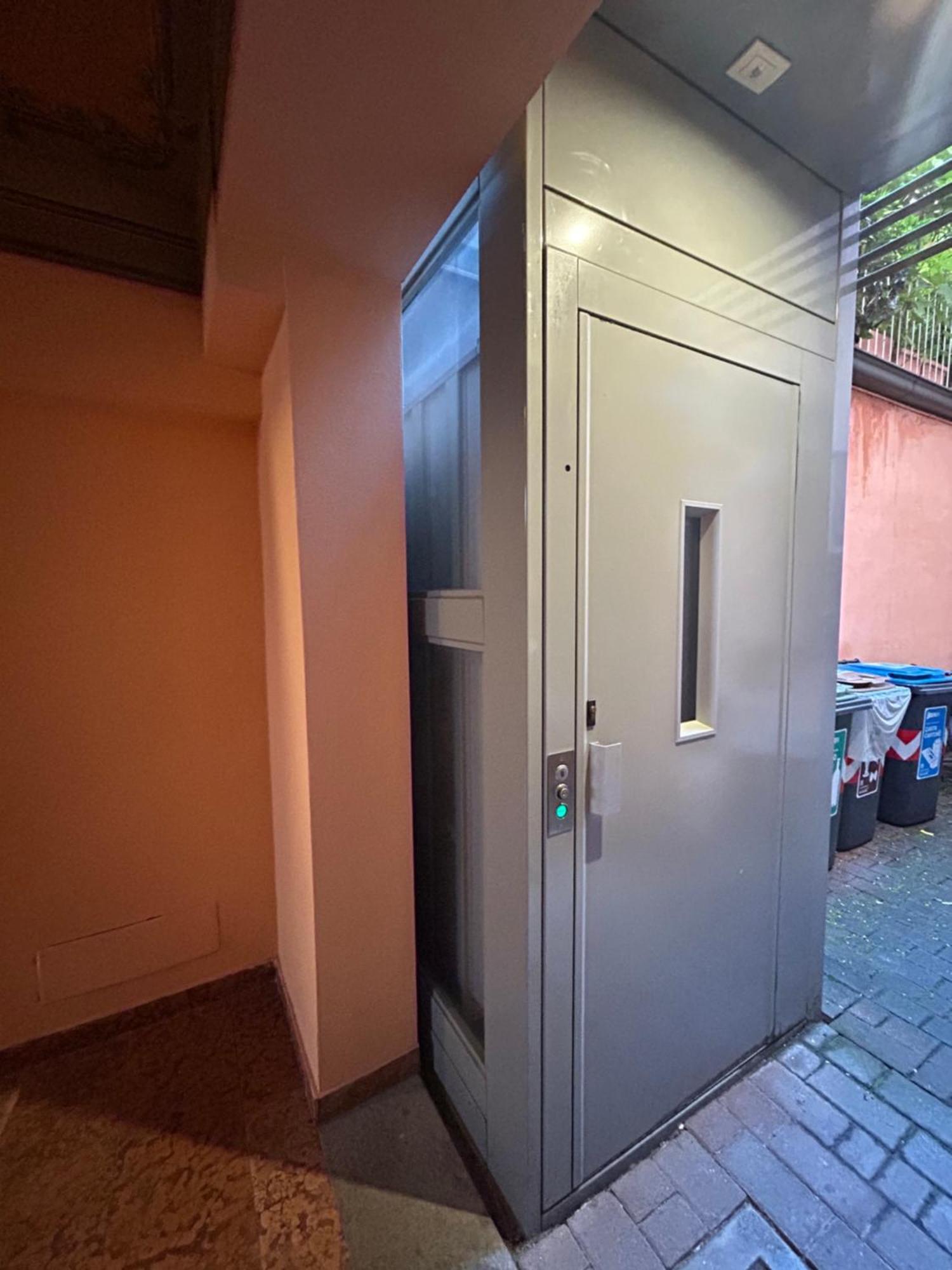 Tower 22 - Centre And Near Train Station Apartment Modena Exterior photo
